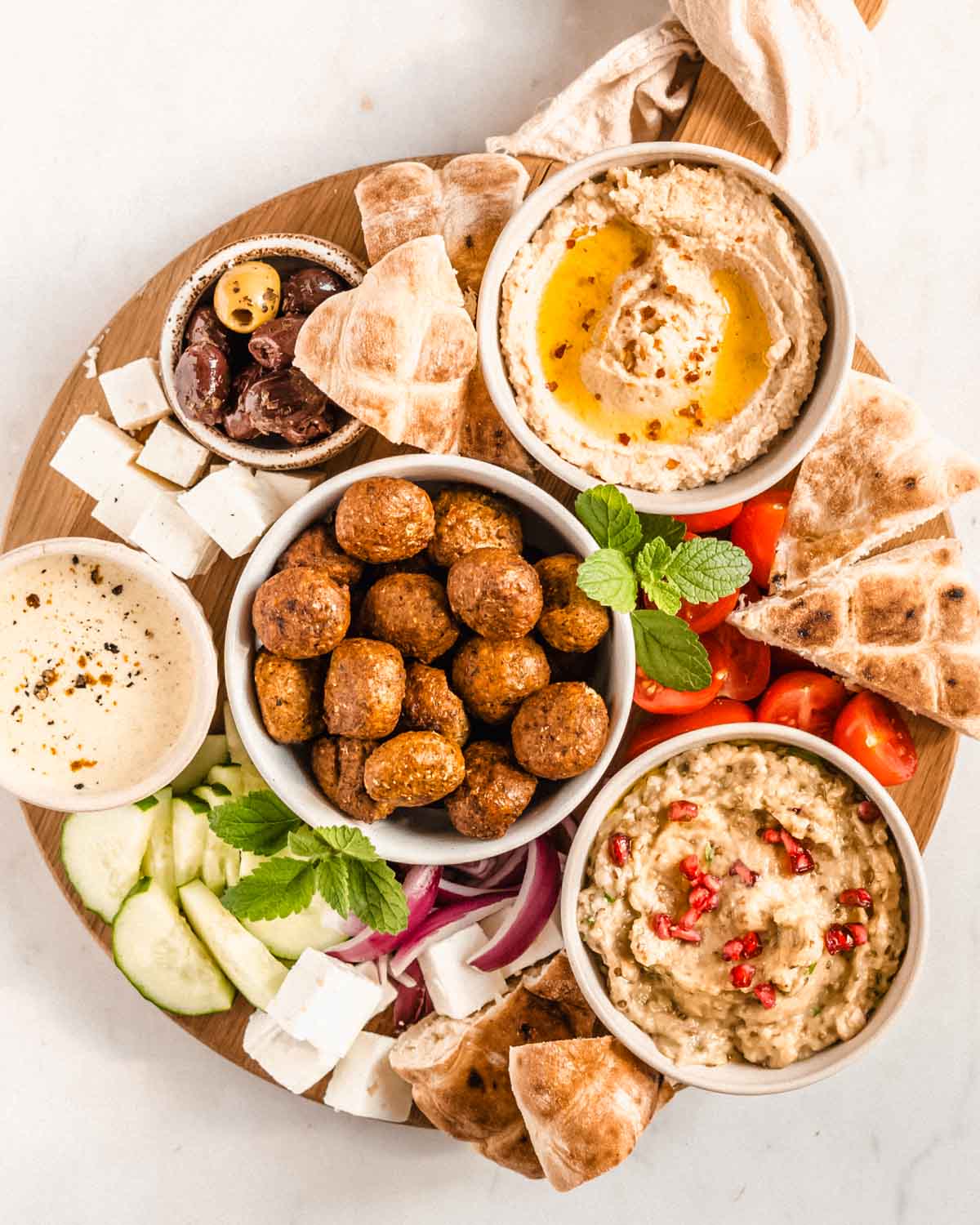 HUMMUS PLATE WITH 3 FALAFAL